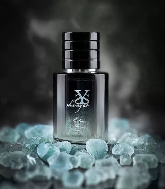 عطر مینیاتوری ادوپرفیوم رایحه ساواج دیور طبع خنک و تلخ چوبی برند شمیاس 30 میل